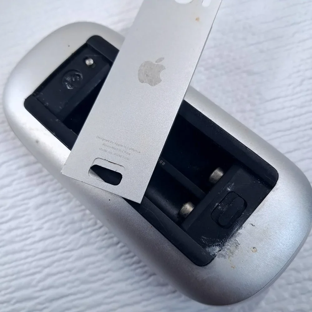 Apple A1296 3VDC Magic Mouse Wireless Bluetooth Genuine for‎ repair READ WORKS